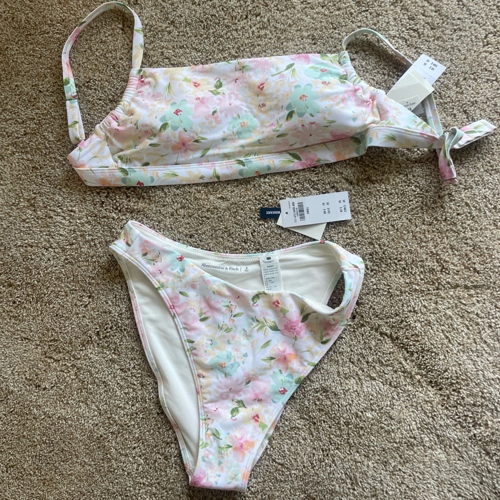 Abercrombie & Fitch Bikini Set - NEVER BEEN WORN! XS Top & SM Bottoms